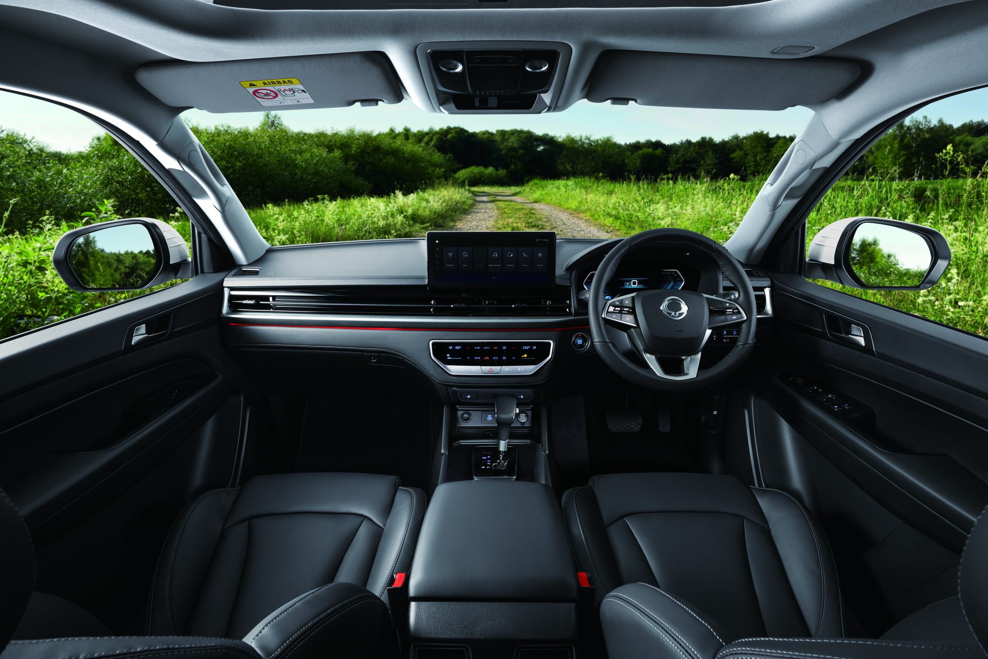 16P EU RHD Black Main Dash